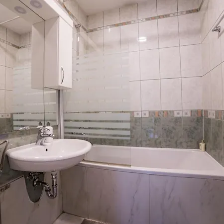 Urban Santiq Center 3-bedroom With Balcony