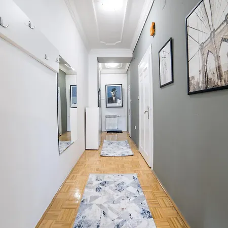 Apartment Urban Santiq Center 3-bedroom With Balcony *