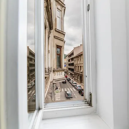 Urban Santiq Center 3-bedroom With Balcony