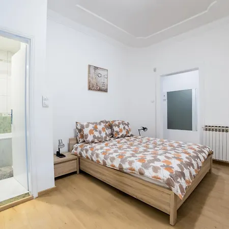 Urban Santiq Center 3-bedroom With Balcony شقة